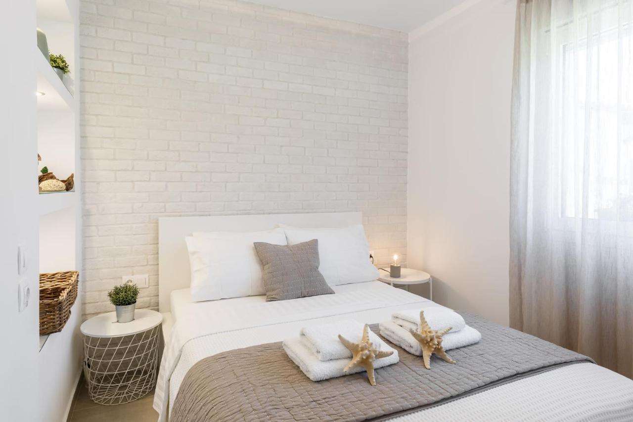 Apartment Sand